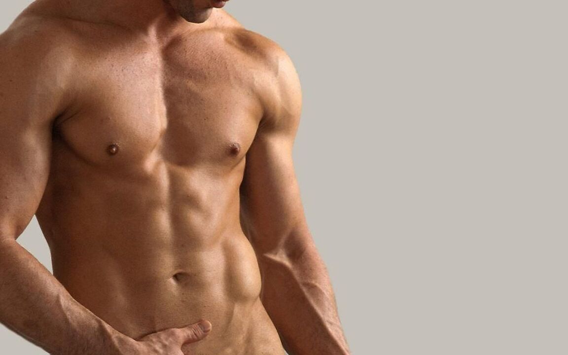 L'homme massage pour augmenter la taille du pénis